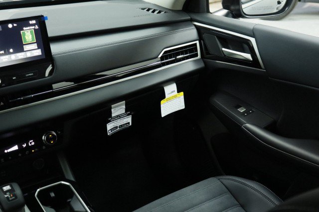 New 2026 Mitsubishi Outlander SE FWD image 21
