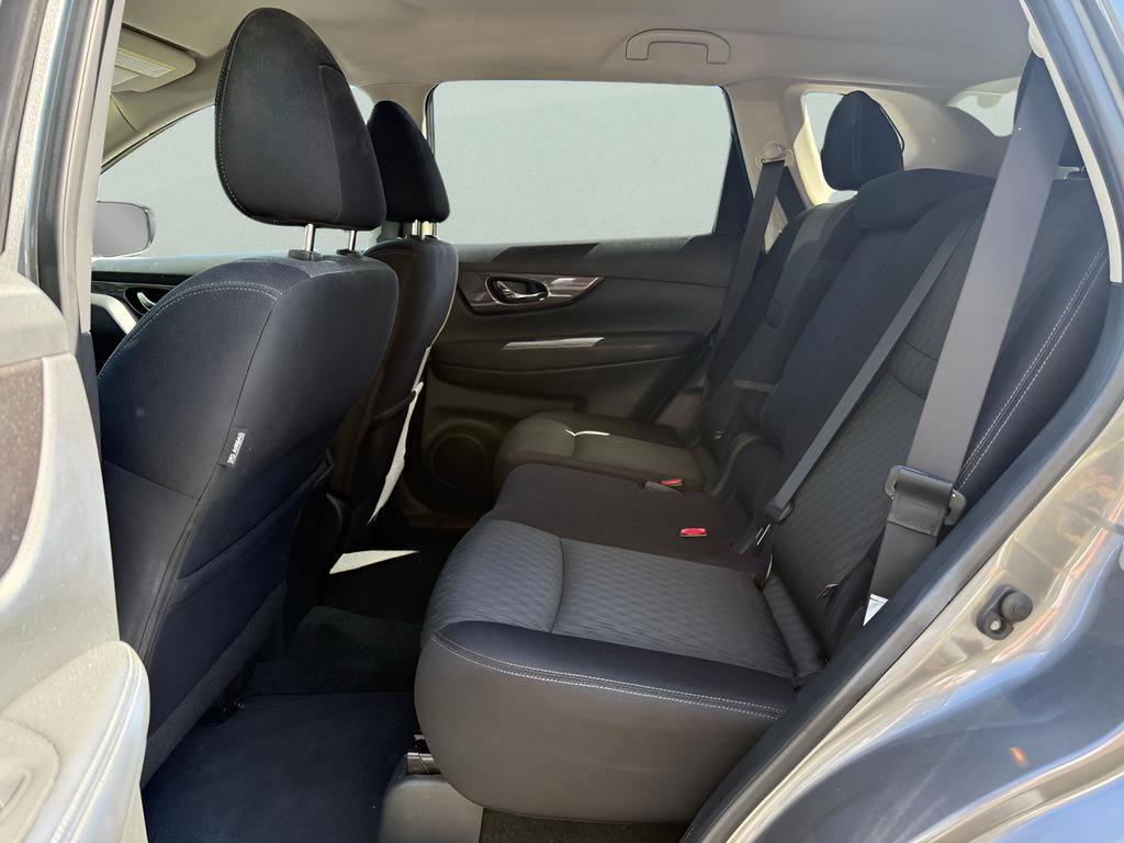 Used 2019 Nissan Rogue SV w/ Premium Package FWD image 11