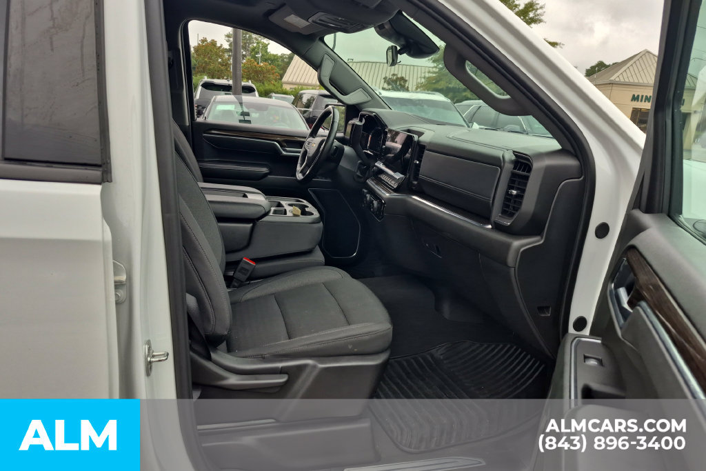 Used 2025 Chevrolet Silverado 1500 LT RWD image 24
