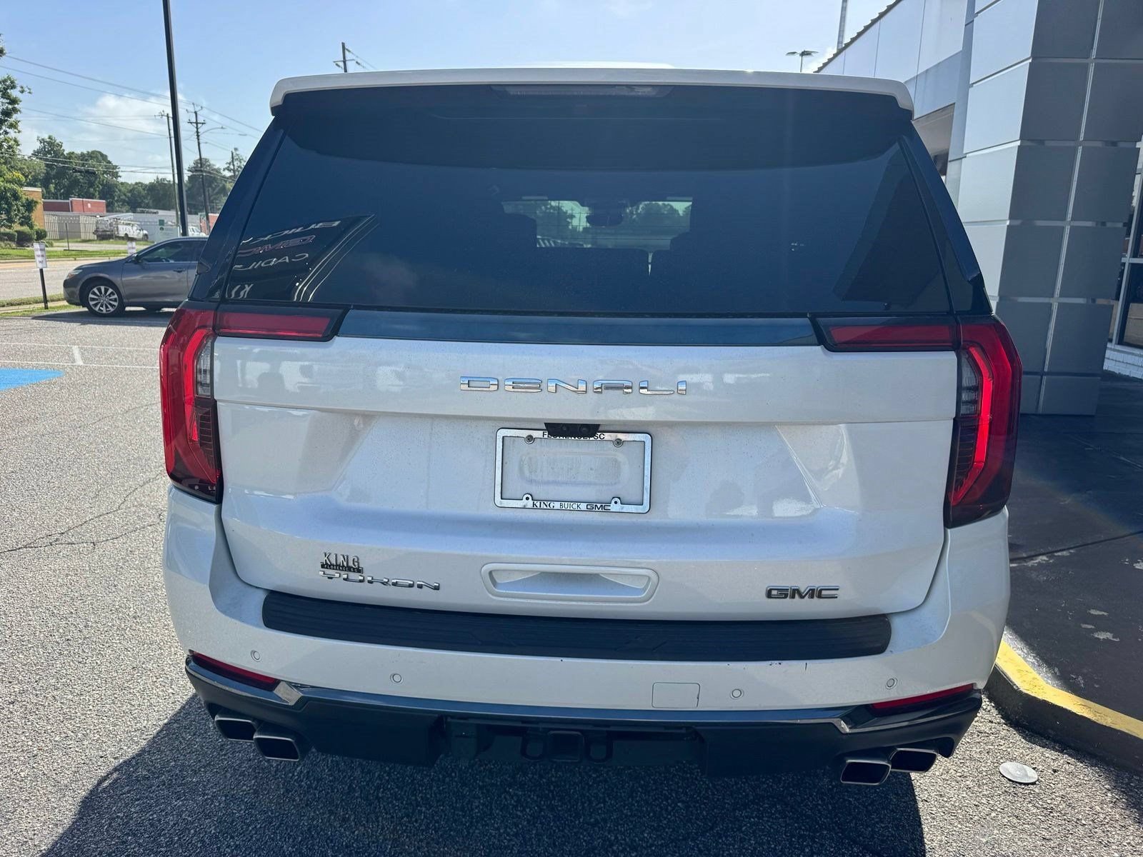 Certified 2025 GMC Yukon Denali Ultimate AWD/4WD image 12