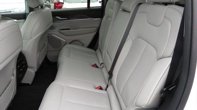 Used 2022 Jeep Grand Cherokee Overland image 6