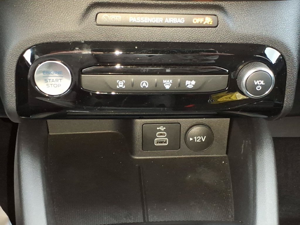 Used 2025 Ford Escape Active w/ Tech Pack #1 AWD/4WD image 18