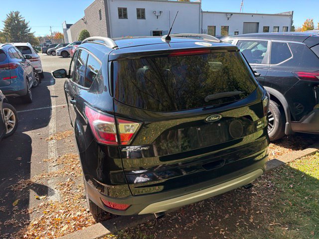 Used 2017 Ford Escape SE w/ Equipment Group 201A AWD/4WD image 11