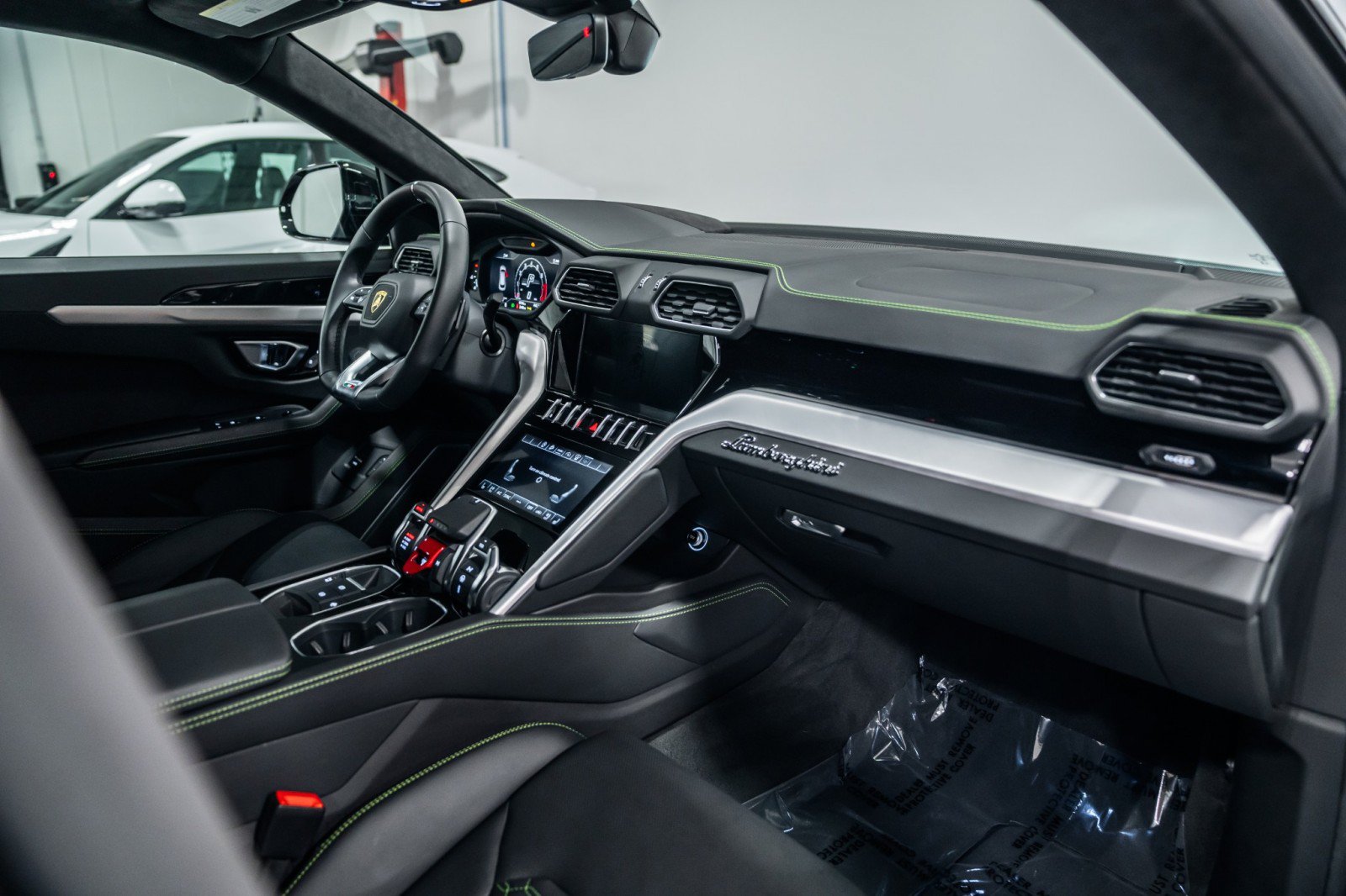 Used 2023 Lamborghini Urus S AWD/4WD image 13