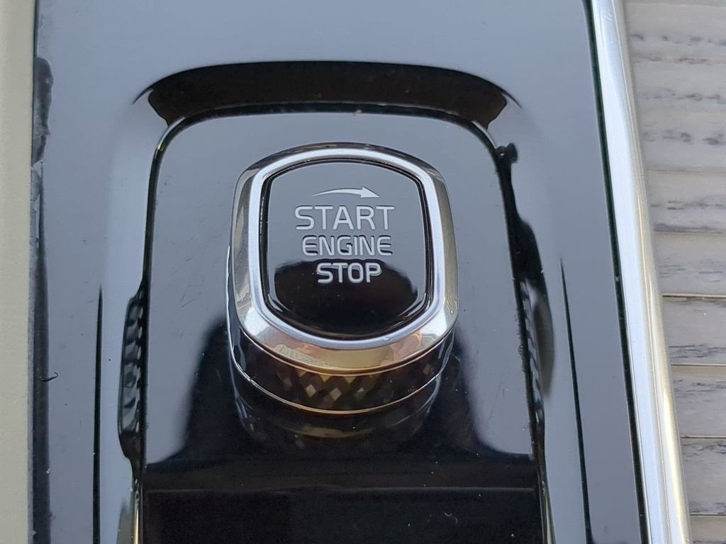 Used 2024 Volvo XC90 B6 Ultimate image 29