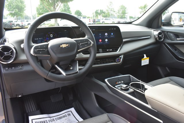 New 2027 Chevrolet Equinox LT w/ Convenience Package II FWD image 18
