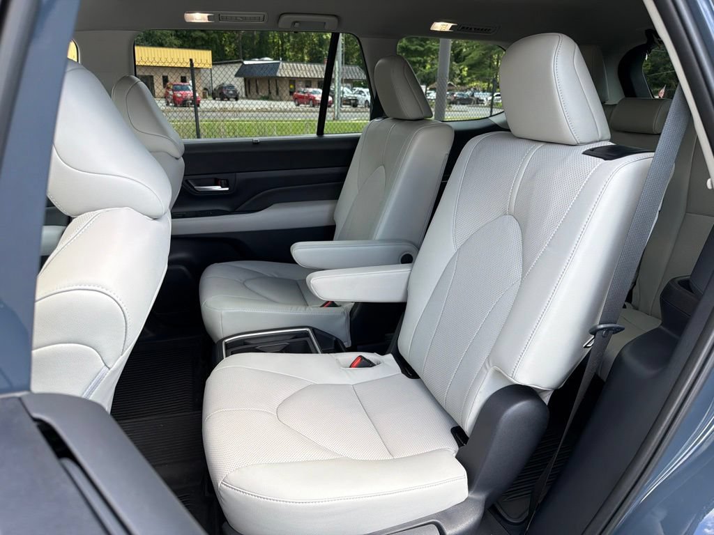 Used 2026 Toyota Grand Highlander AWD image 20