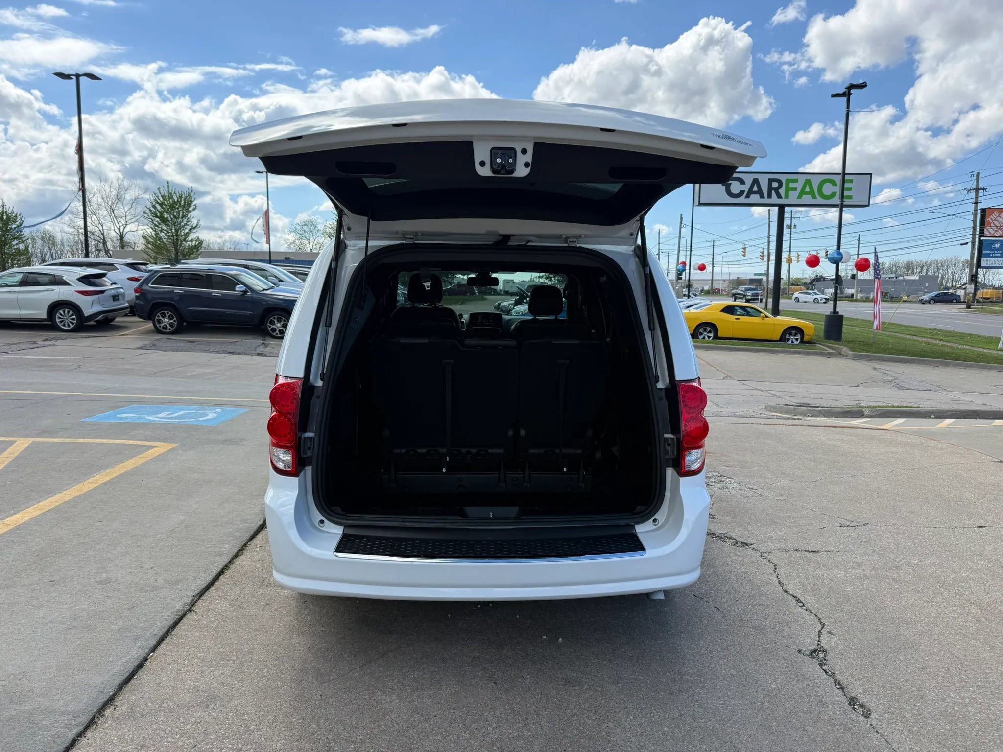 Used 2019 Dodge Grand Caravan GT FWD image 12