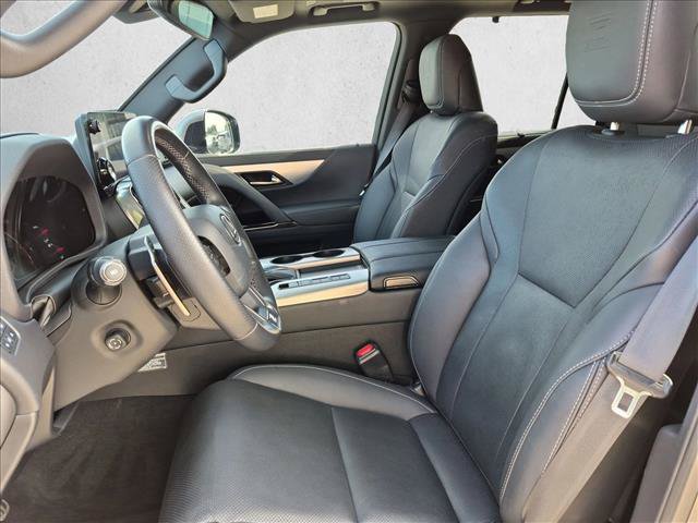 Used 2023 Lexus LX 600 F Sport w/ Accessory Package (Z1) AWD/4WD image 17