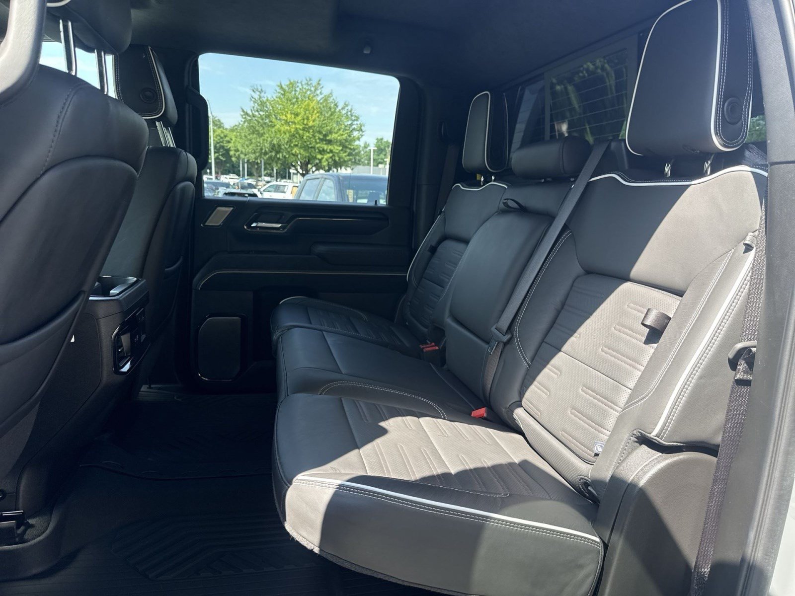 Used 2025 GMC Sierra 2500 AT4X w/ AT4X AEV Edition AWD/4WD image 22