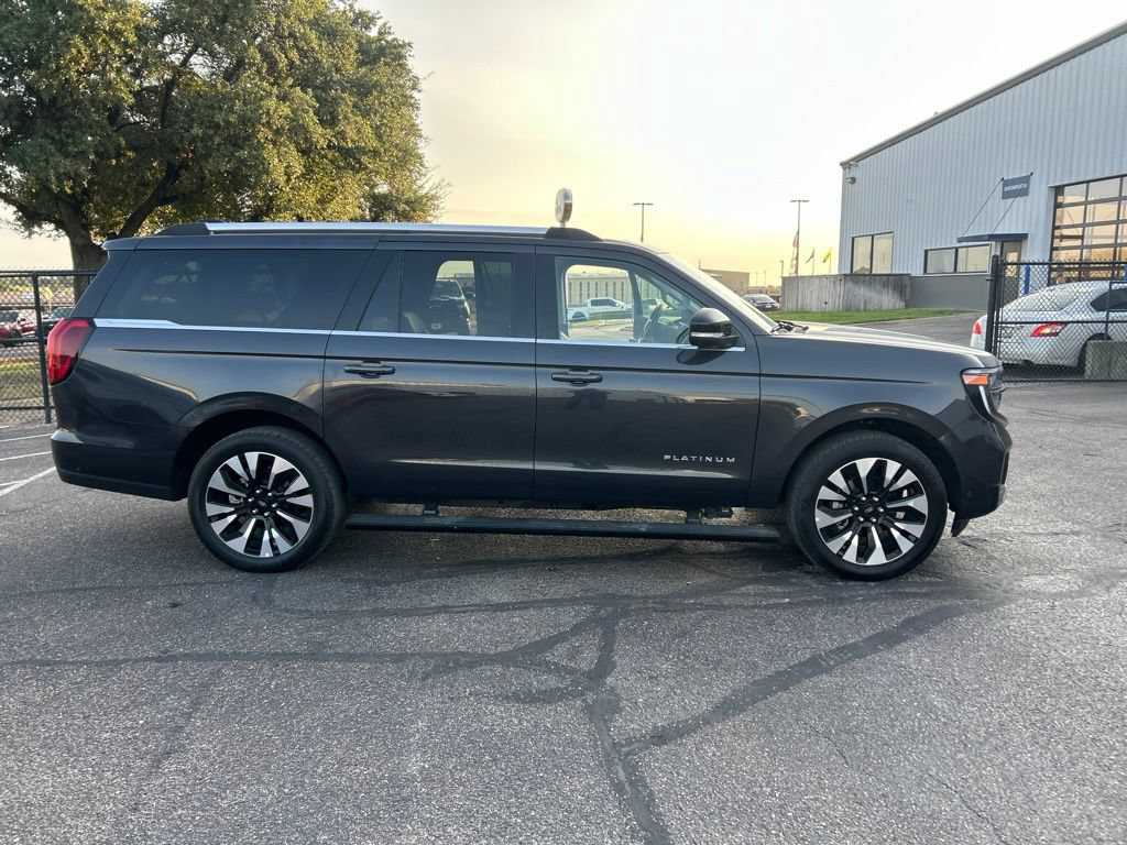 Used 2025 Ford Expedition Max Platinum w/ Driver's Package AWD/4WD image 4