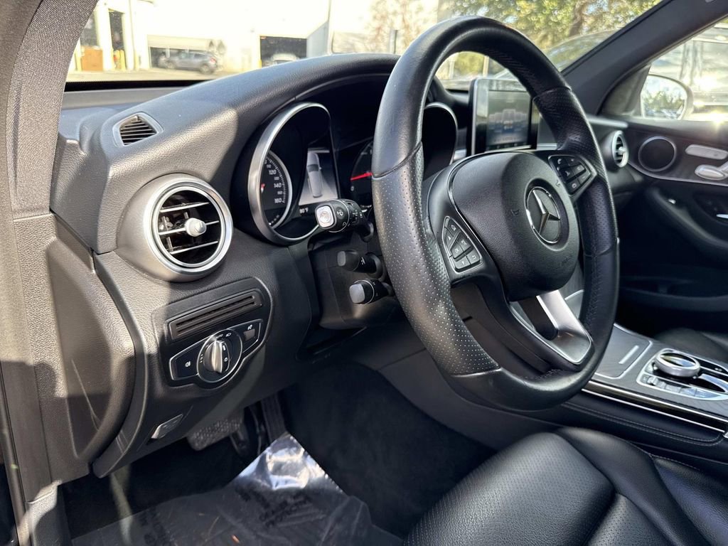 Used 2018 Mercedes-Benz GLC 300 image 25