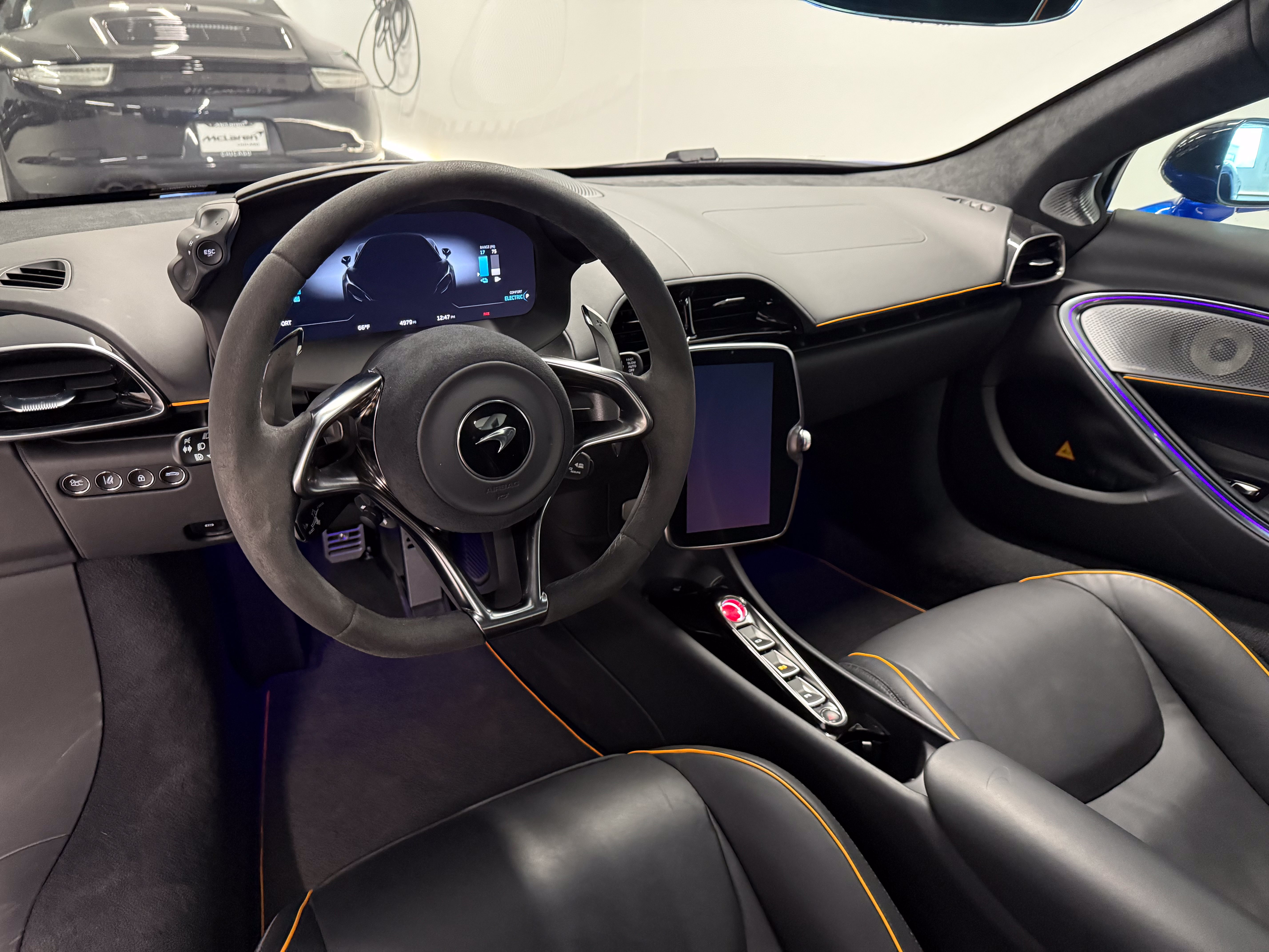Used 2024 McLaren Artura RWD image 16