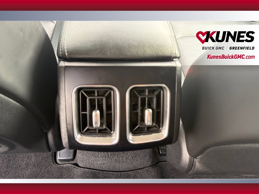 Used 2024 Kia Sorento S FWD image 32