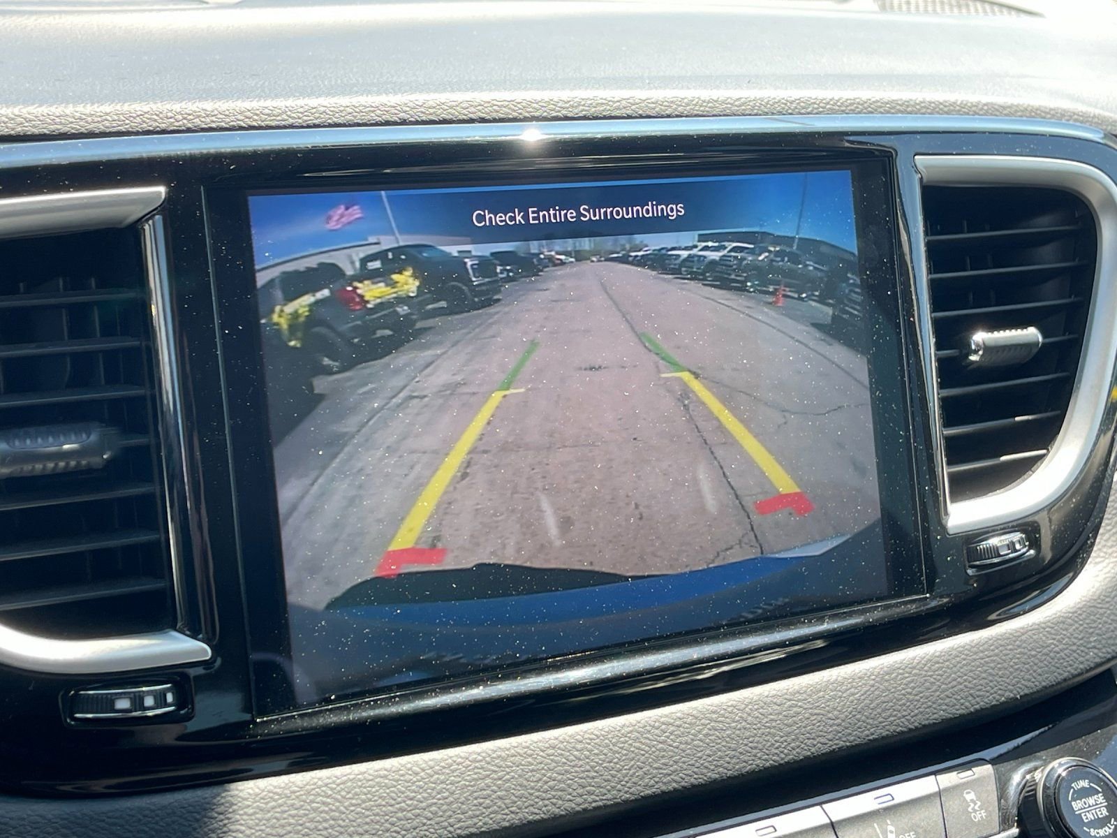 Used 2024 Chrysler Pacifica Touring-L image 22