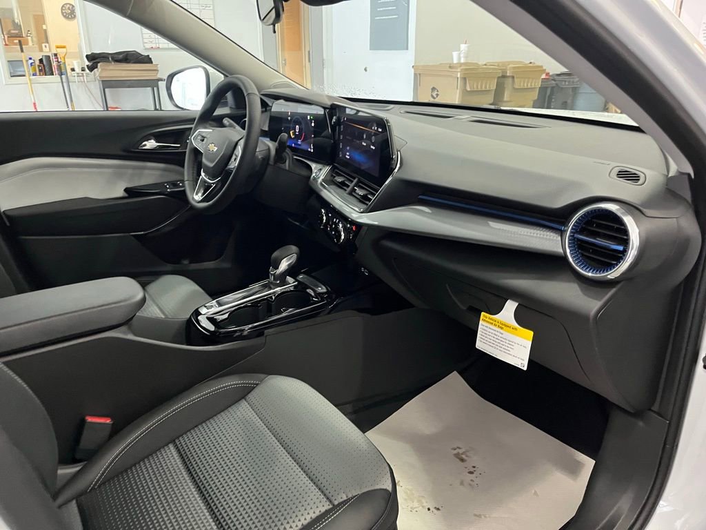New 2026 Chevrolet Trax LT w/ Driver Confidence Package image 21