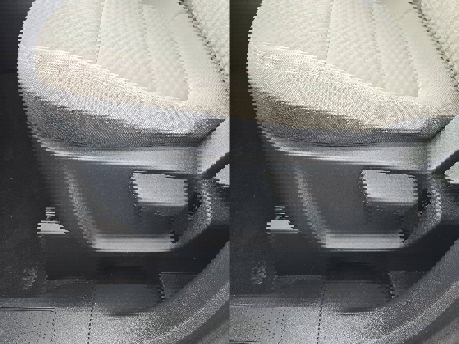 Certified 2022 Ford Escape SE w/ Cold Weather Package image 12