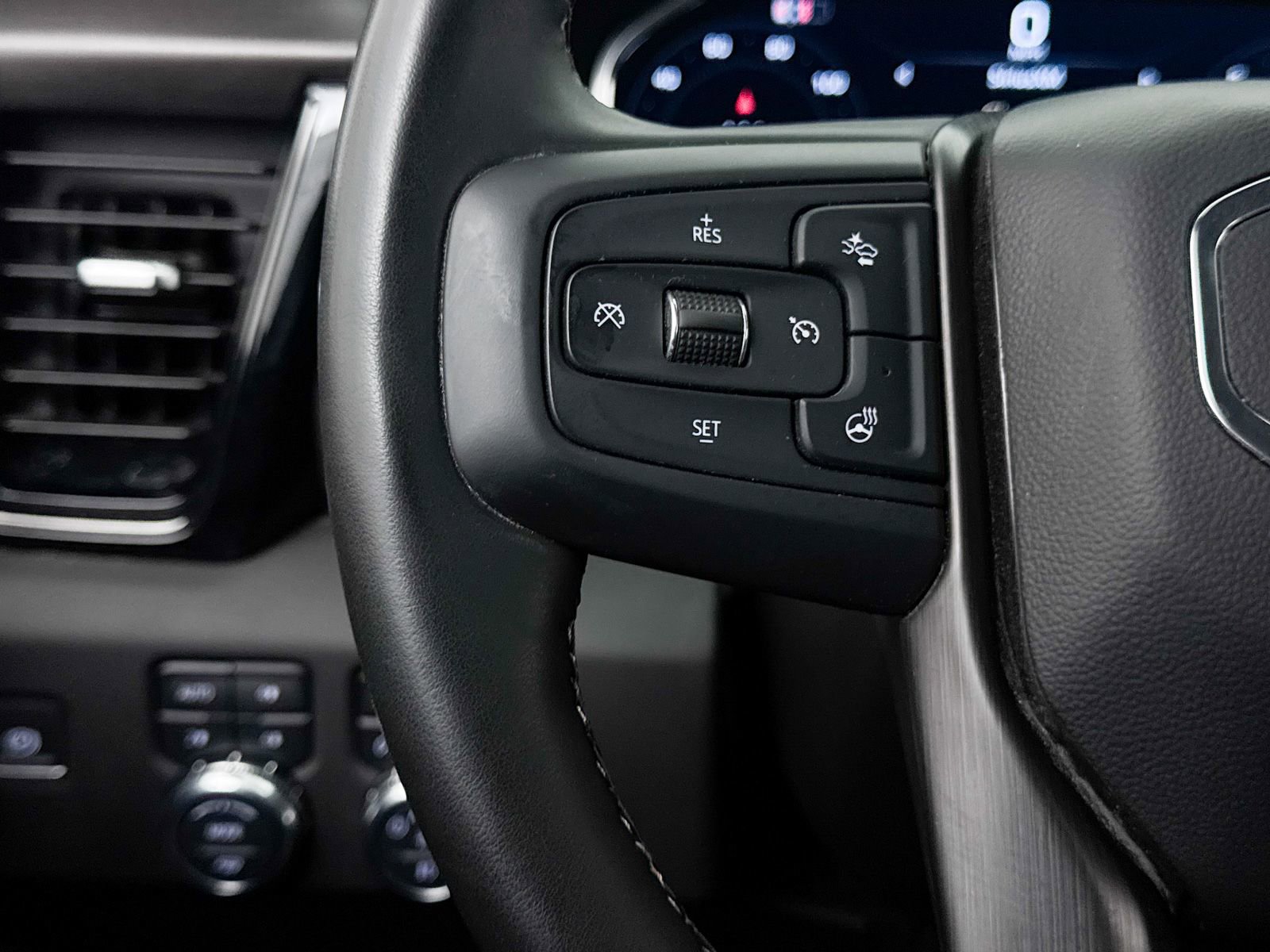 Used 2025 GMC Sierra 2500 AT4 w/ Technology Package image 33