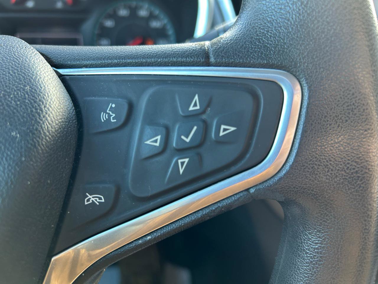 Used 2018 Chevrolet Equinox LS FWD image 19