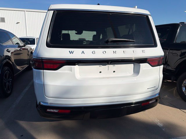 Used 2024 Jeep Wagoneer L Series II RWD image 6