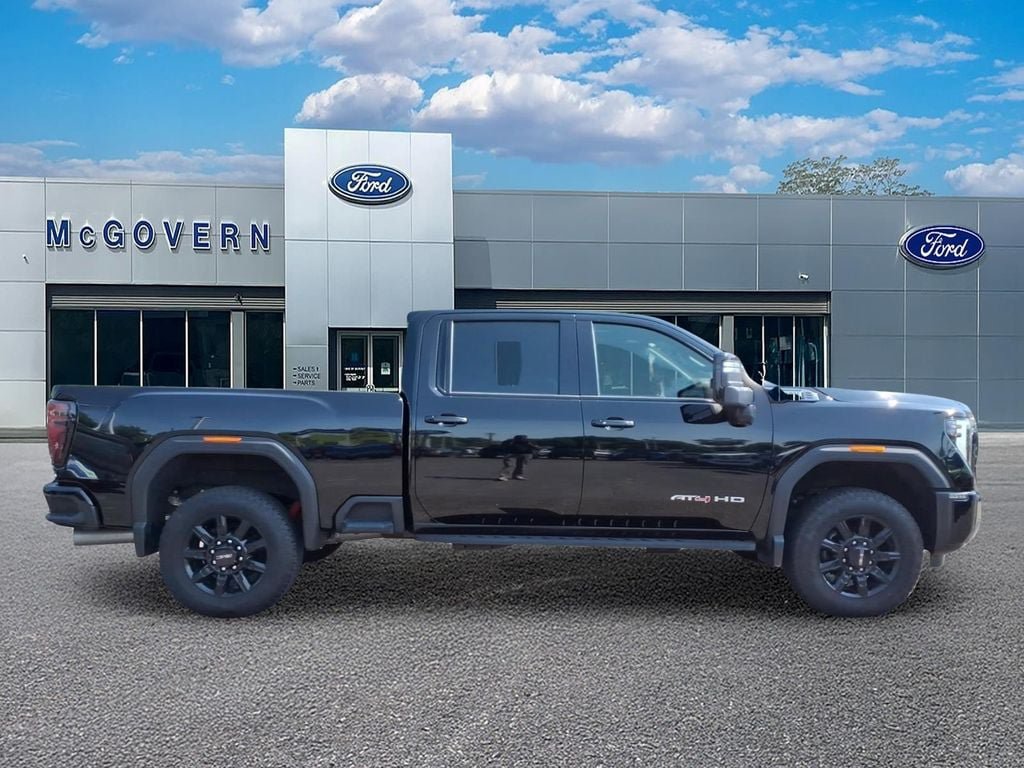 Used 2024 GMC Sierra 3500 AT4 w/ AT4 Premium Plus Package AWD/4WD image 6
