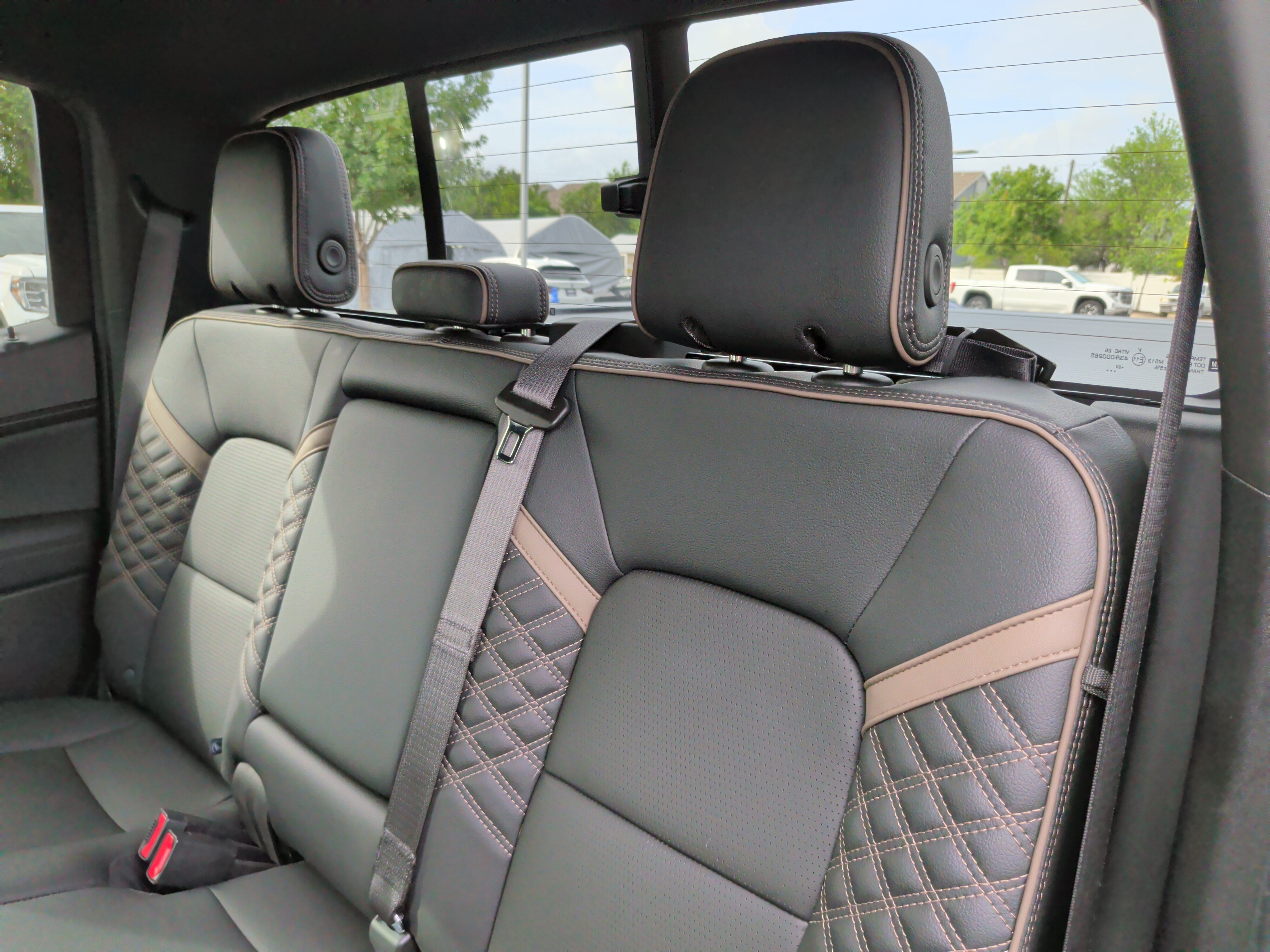 Used 2023 GMC Canyon Denali w/ Denali Black Edition AWD/4WD image 37