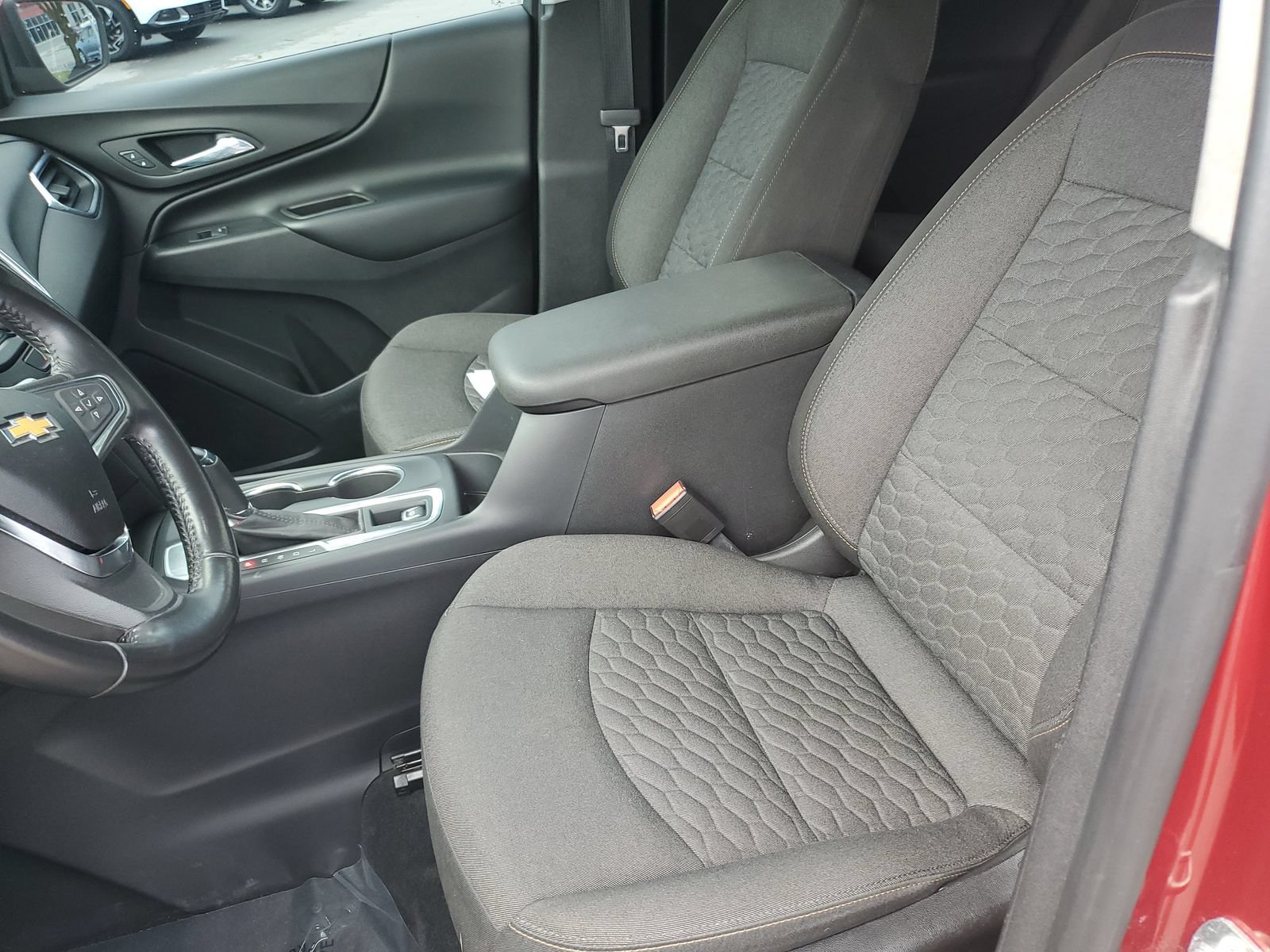 Used 2019 Chevrolet Equinox LT FWD image 17