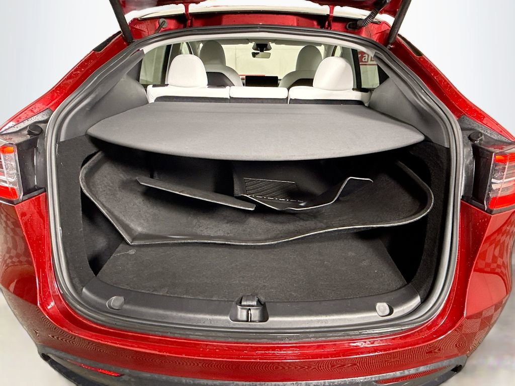 Used 2024 Tesla Model Y Long Range image 27