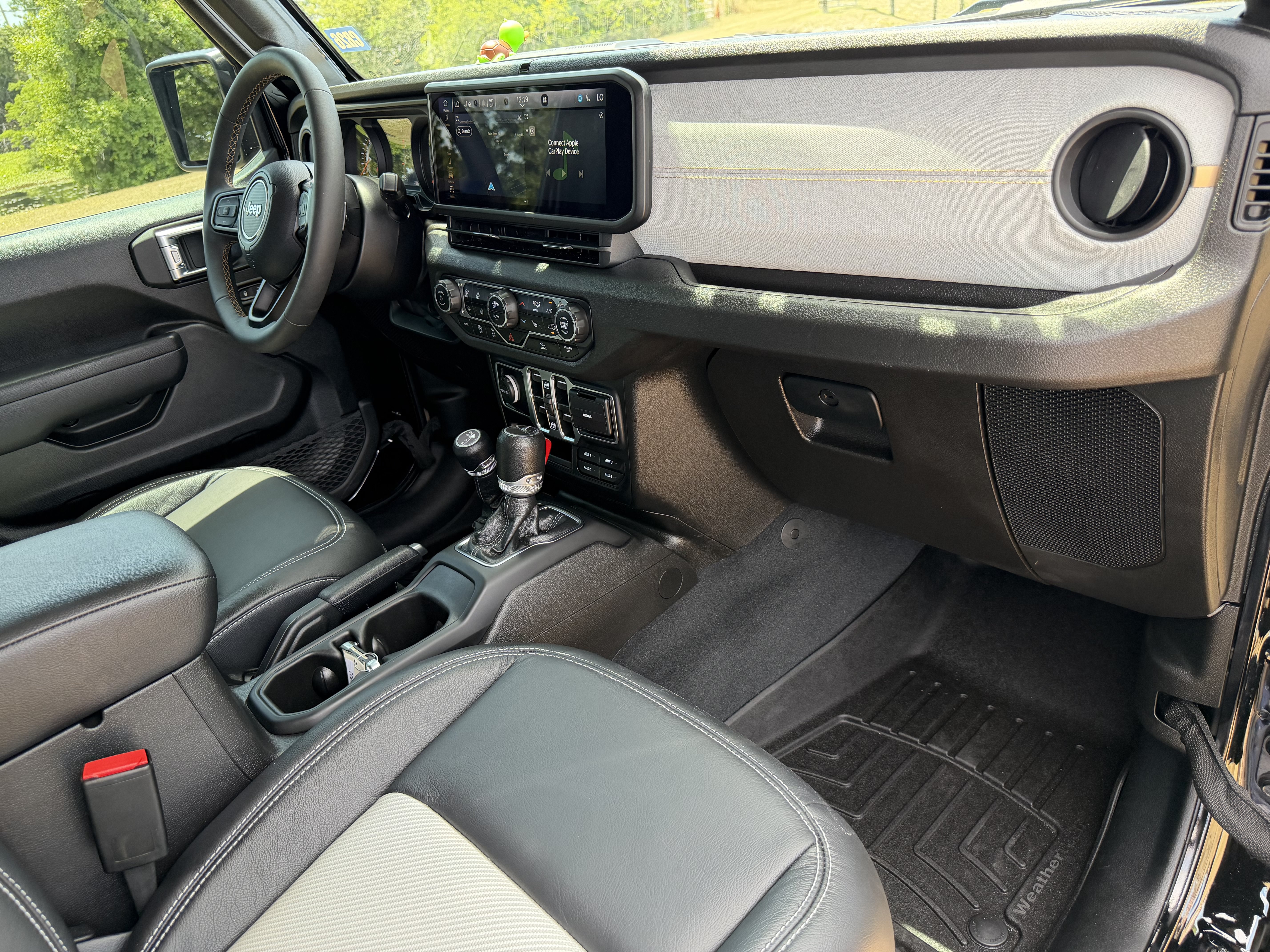 Used 2024 Jeep Gladiator Sport AWD/4WD image 27