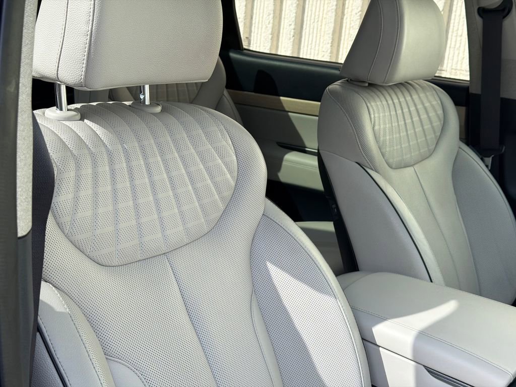 Used 2023 Hyundai Palisade Limited image 12