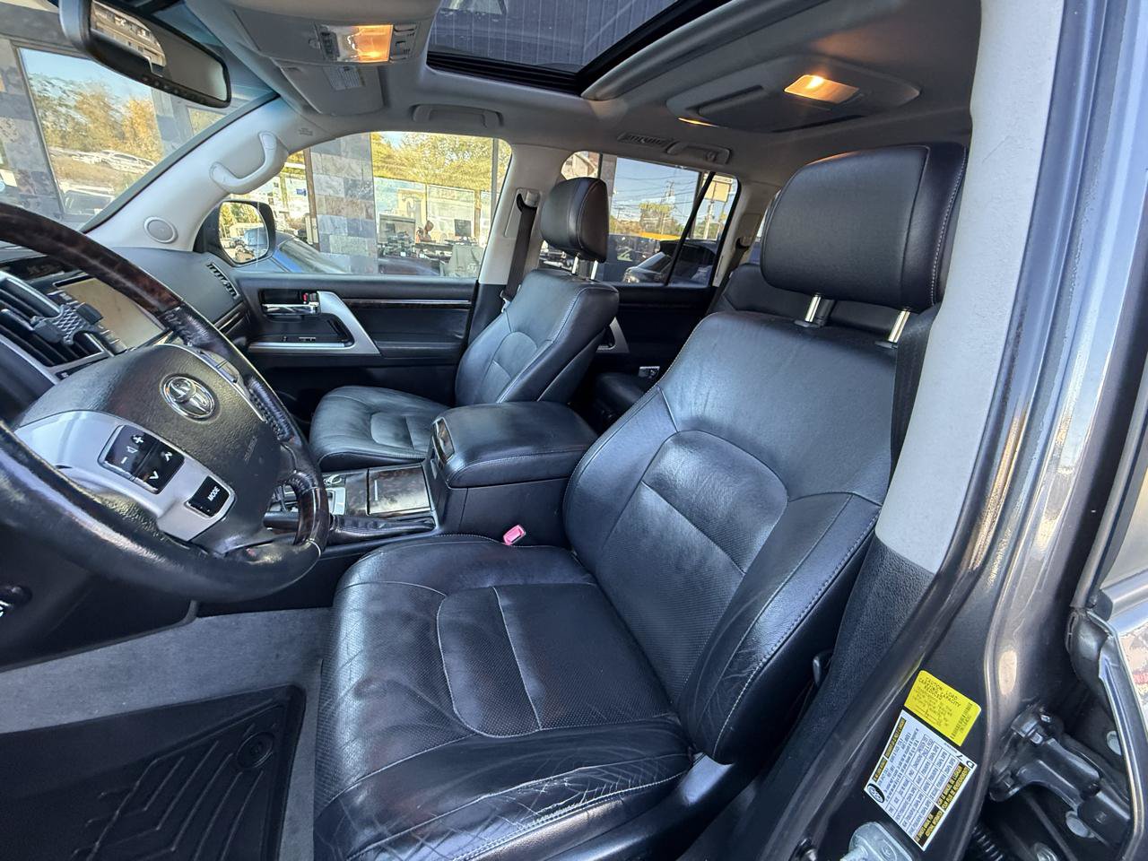 Used 2015 Toyota Land Cruiser AWD/4WD image 33