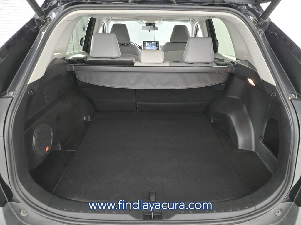 Used 2019 Toyota RAV4 XLE Premium w/ Carpet Mat Package image 16