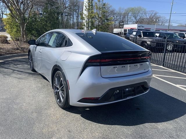 Used 2024 Toyota Prius XLE image 6