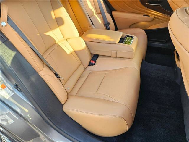 Used 2025 Lexus LS 500 RWD image 19