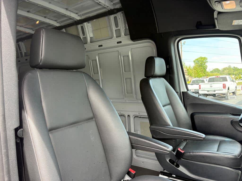 Used 2025 Mercedes-Benz Sprinter 2500 image 6