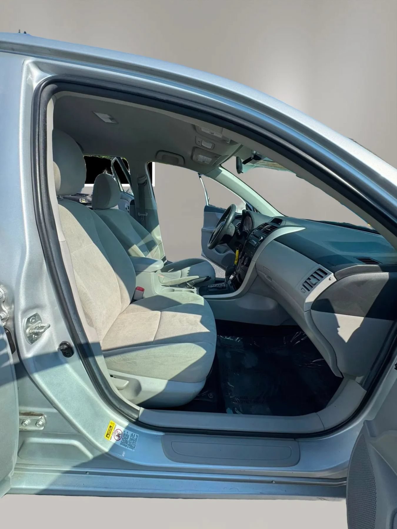 Used 2013 Toyota Corolla L FWD image 12