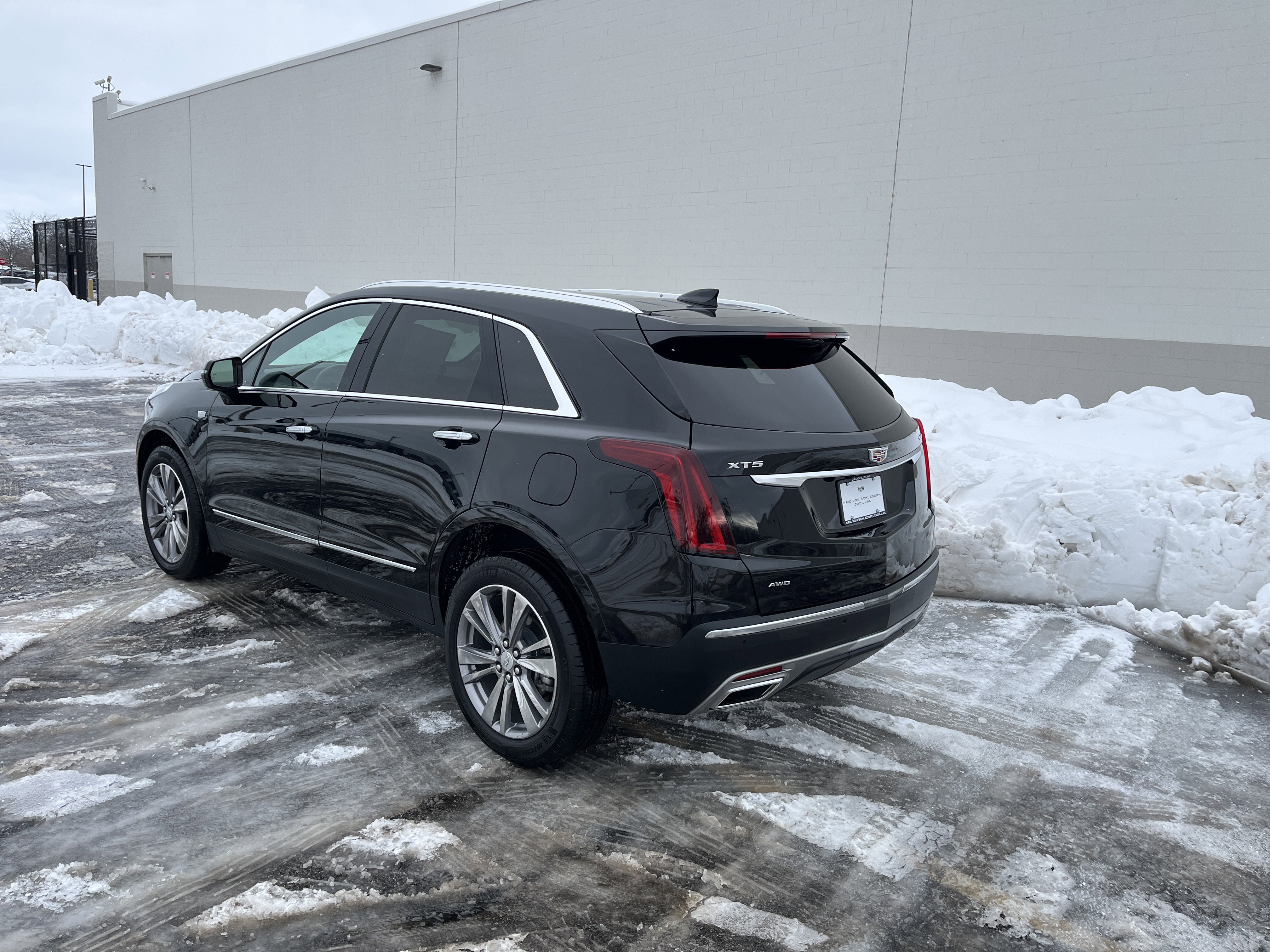 Used 2025 Cadillac XT5 Premium Luxury image 4