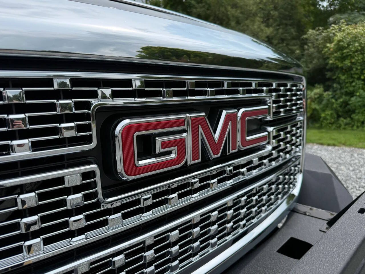 Used 2019 GMC Sierra 2500 Denali w/ Duramax Plus Package AWD/4WD image 10