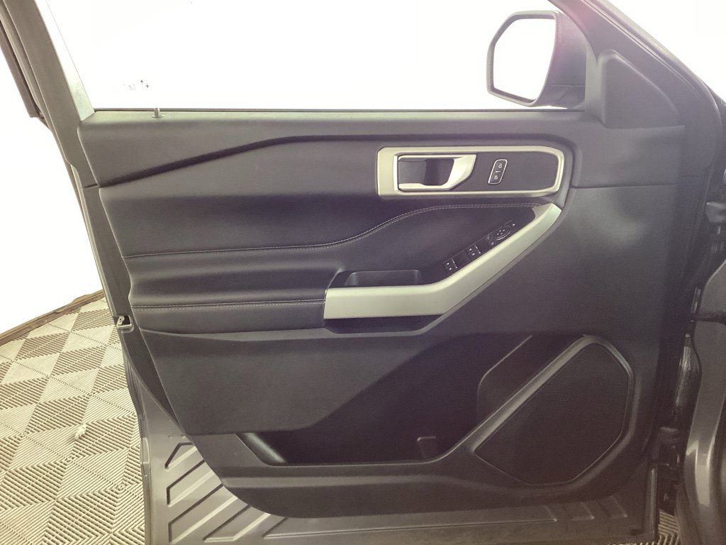 Used 2023 Ford Explorer XLT w/ Equipment Group 202A image 17