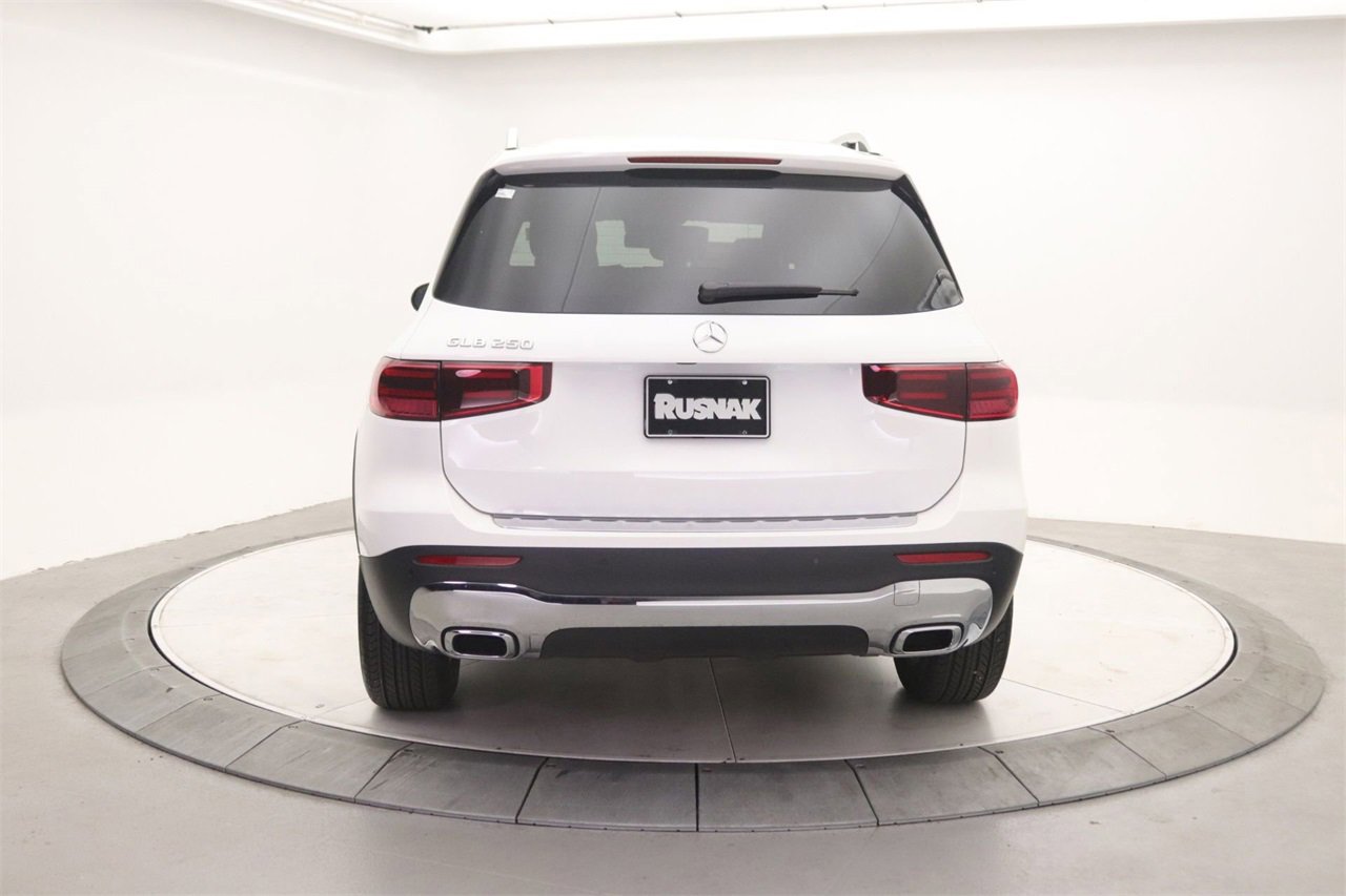 New 2025 Mercedes-Benz GLB 250 image 3