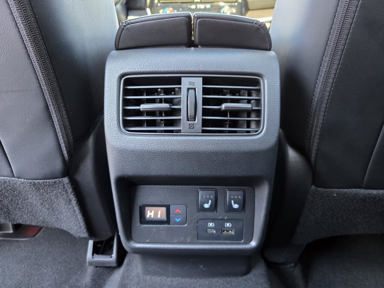 Used 2022 Nissan Rogue Platinum w/ Head-Up Display Package FWD image 25