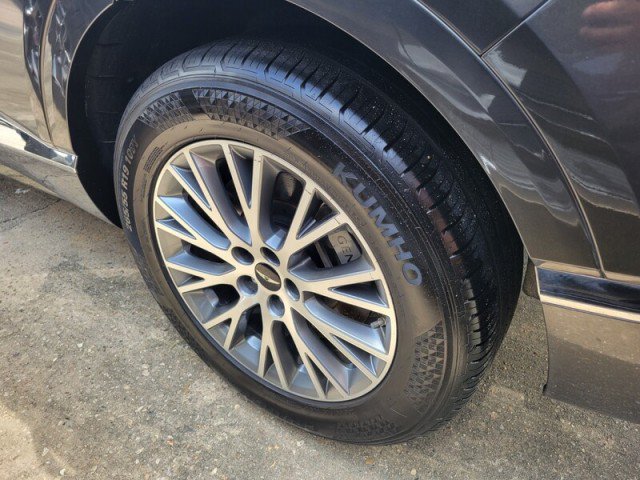 Used 2025 Genesis GV80 2.5T Standard AWD/4WD image 9