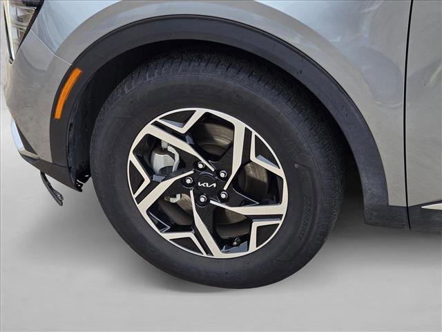 Used 2025 Kia Sportage LX FWD image 23