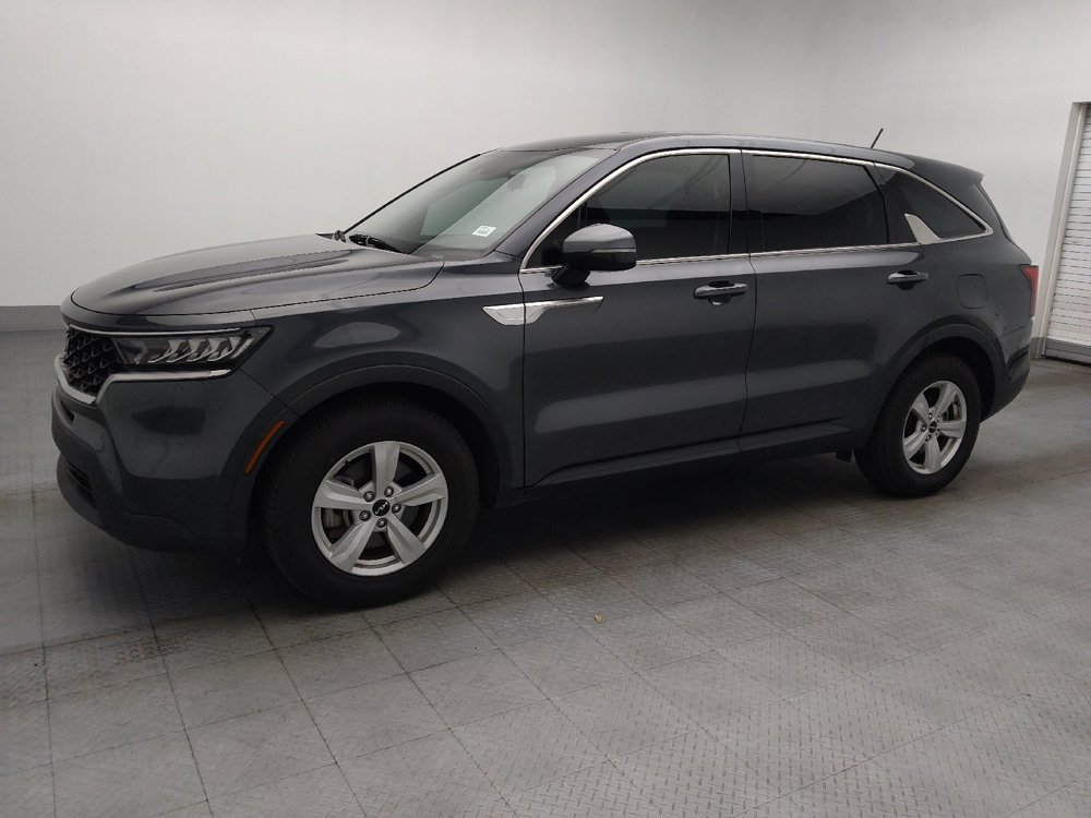 Used 2023 Kia Sorento LX FWD image 2