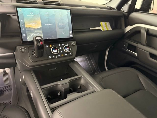 New 2026 Land Rover Defender 110 X-Dynamic SE AWD/4WD image 22