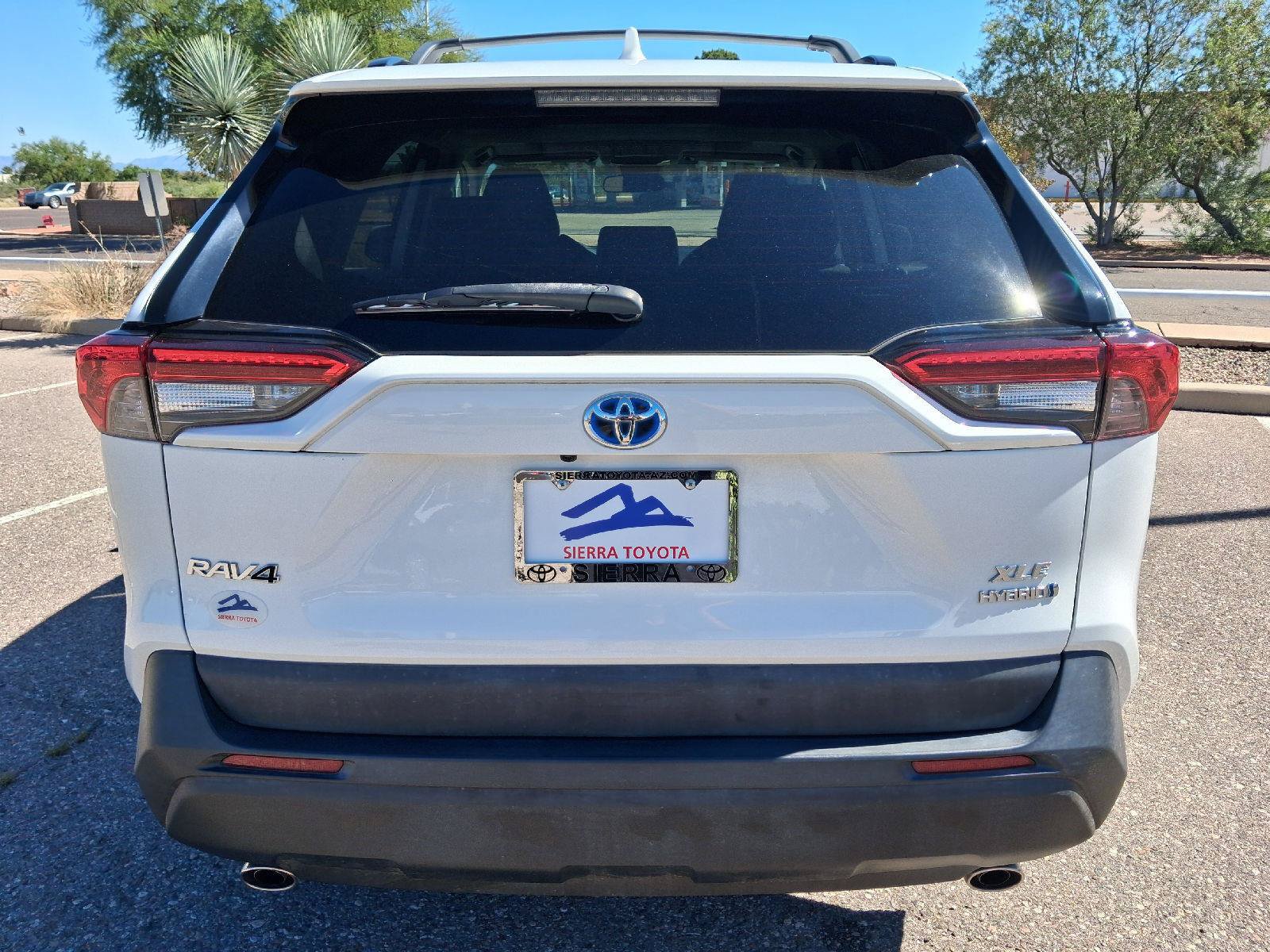 Used 2021 Toyota RAV4 XLE w/ Convenience Package AWD/4WD image 4