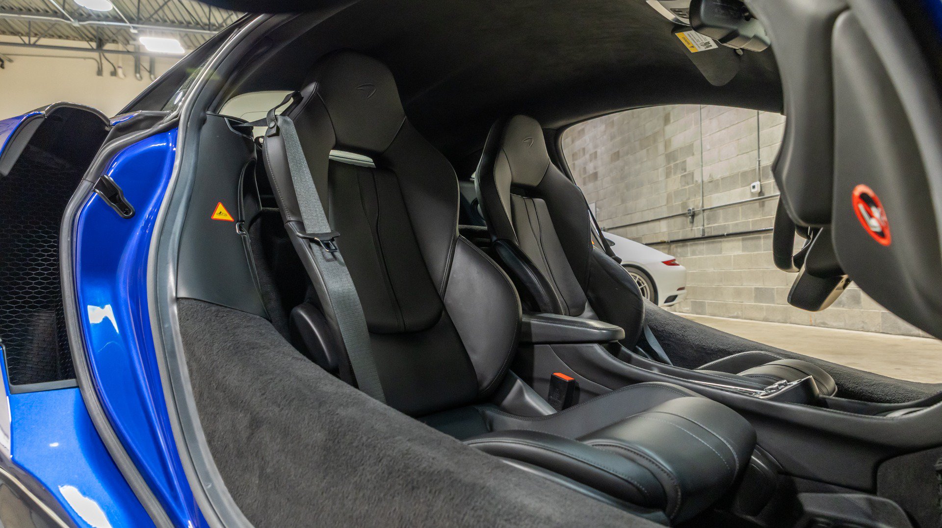 Used 2019 McLaren 570S Coupe RWD image 39