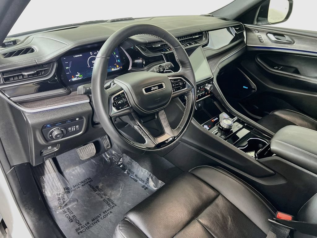 Used 2022 Jeep Grand Cherokee Overland w/ Advanced Protech Group III AWD/4WD image 9
