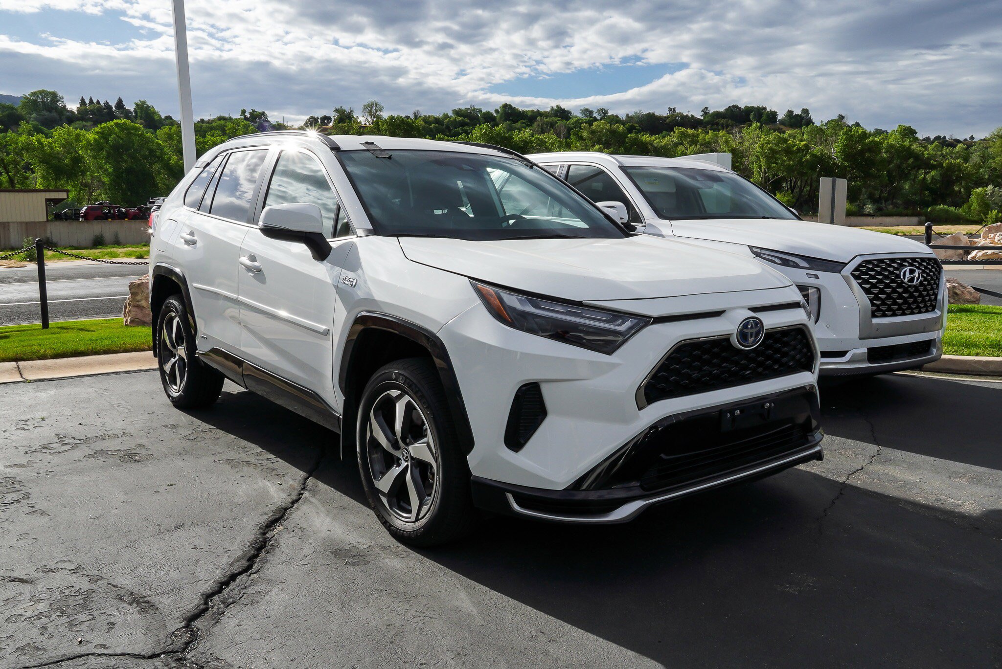 Certified 2023 Toyota RAV4 SE AWD/4WD image 2