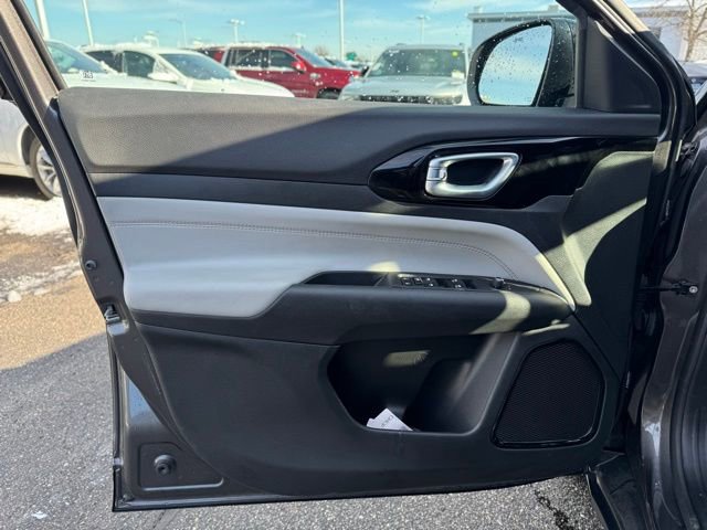 Certified 2023 Jeep Compass Limited w/ Mopar Graphics Package image 12